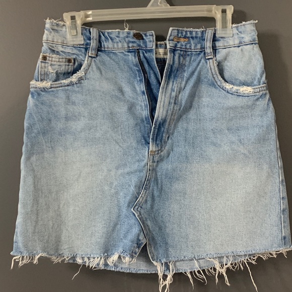 Zara distressed denim mini skirt size small 💙 - Picture 1 of 13